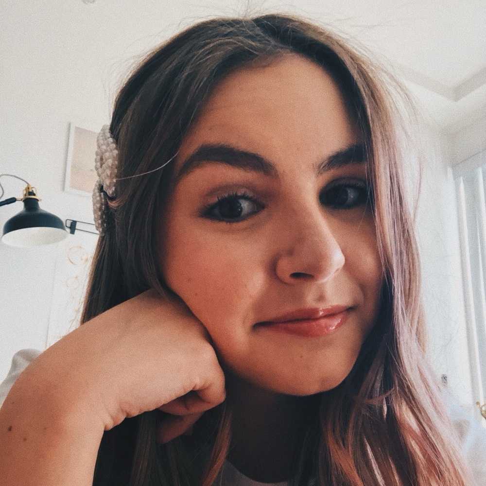 Meet your Posher, Julia